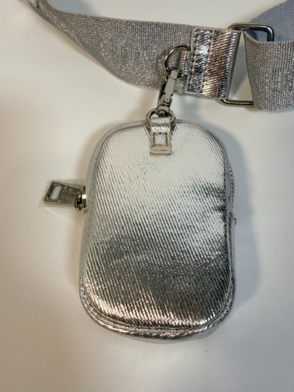 NWT Steve Madden Metallic Silver Heart Charm Shoulder Strap Handles - Picture 4 of 11